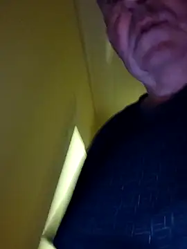 Snapshot of Oldmenhot66 chatting on September 24, 2025, 4:41 am Oldmenhot66 online show from September 24, 2025, 4:41 am