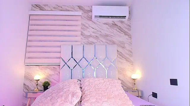 collet 1 online show from December 18, 2025, 11:58 am