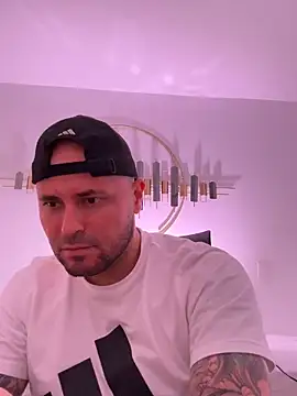 Snapshot of joshmahe chatting on October 8, 2025, 4:47 am joshmahe online show from October 8, 2025, 4:47 am