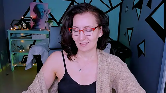 Snapshot of UnaTerra chatting on February 7, 2026, 9:17 am UnaTerra online show from February 7, 2026, 9:17 am