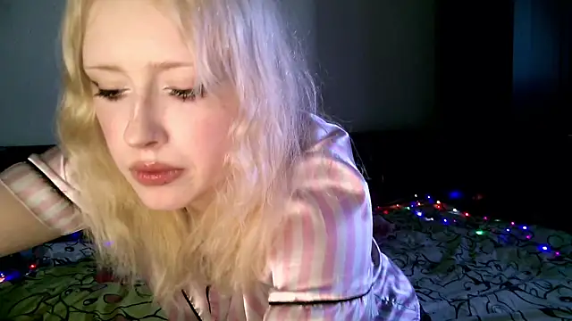 Snapshot of rosy_petal chatting on September 25, 2025, 6:30 am rosy petal online show from September 25, 2025, 6:30 am