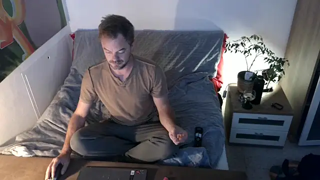 Snapshot of EdelHolz91 chatting on September 13, 2025, 6:24 am EdelHolz91 online show from September 13, 2025, 6:24 am