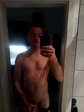 Snapshot of EdelHolz91 chatting on October 22, 2025, 7:13 pm EdelHolz91 online show from October 22, 2025, 7:13 pm