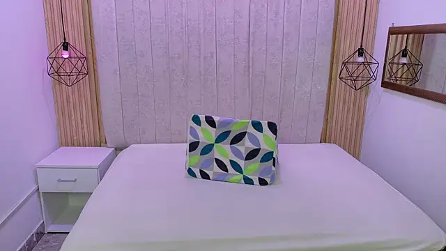 Kity spiderr online show from October 29, 2025, 1:10 pm