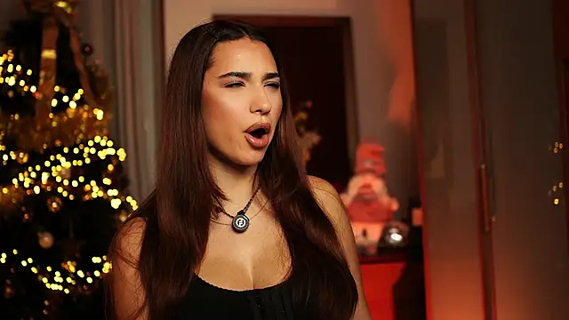 Snapshot of ItalianGirl chatting on December 17, 2025, 9:31 pm ItalianGirl online show from December 17, 2025, 9:31 pm