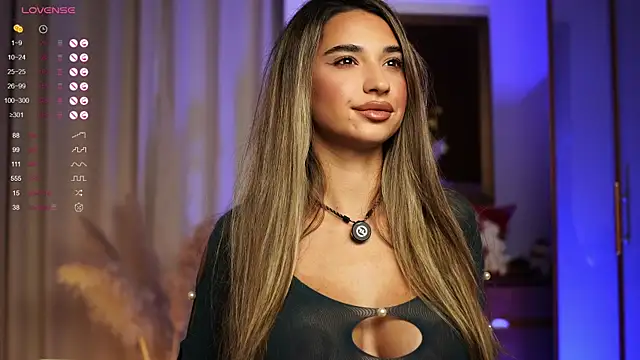 Snapshot of ItalianGirl chatting on October 6, 2025, 7:03 pm ItalianGirl online show from October 6, 2025, 7:03 pm