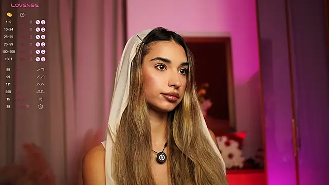 Snapshot of ItalianGirl chatting on October 14, 2025, 6:52 pm ItalianGirl online show from October 14, 2025, 6:52 pm