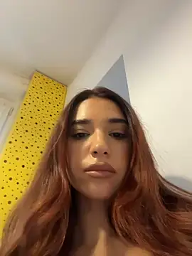 Snapshot of ItalianGirl chatting on November 22, 2025, 2:27 pm ItalianGirl online show from November 22, 2025, 2:27 pm