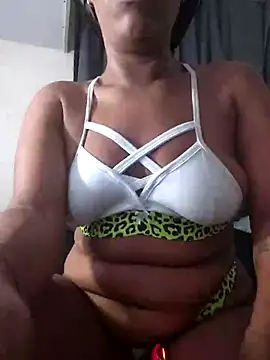 Snapshot of Kristal_Bronw_Lawren chatting on October 6, 2025, 4:13 am Kristal Bronw Lawren online show from October 6, 2025, 4:13 am