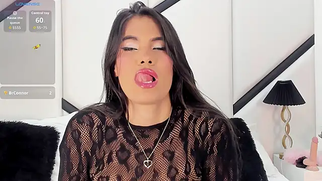 XimenaCosta online show from May 25, 2026, 12:04 pm