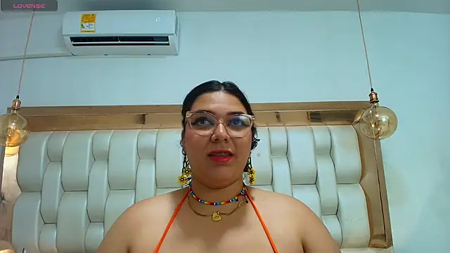 Snapshot of TiffantyAndStacy chatting on October 23, 2025, 7:56 pm TiffantyAndStacy online show from October 23, 2025, 7:56 pm