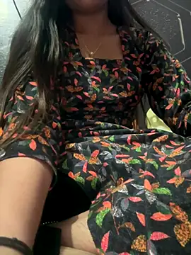 Snapshot of Sexylella143 chatting on November 21, 2025, 5:17 am Sexylella143 online show from November 21, 2025, 5:17 am