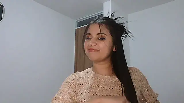Snapshot of ValerieLove_ chatting on January 7, 2026, 10:48 pm ValerieLove online show from January 7, 2026, 10:48 pm