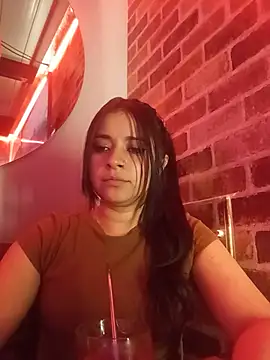 Snapshot of ValerieLove_ chatting on May 21, 2026, 11:46 pm ValerieLove online show from May 21, 2026, 11:46 pm