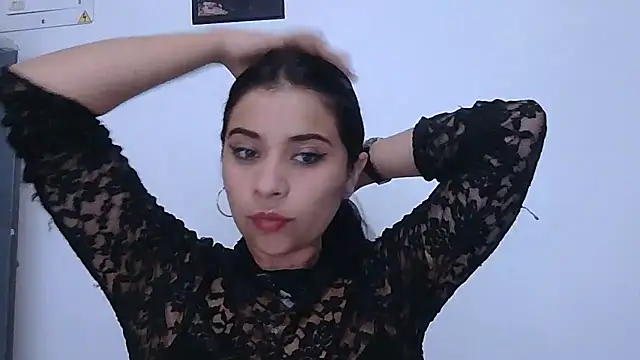 ValerieLove  online show from November 15, 2025, 9:08 pm