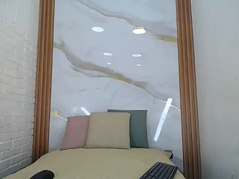 Penelopee Rouse online show from September 20, 2025, 7:19 pm