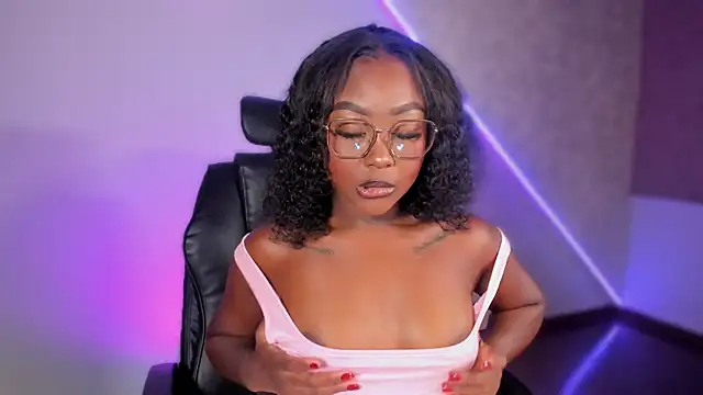 Kishalove  online show from November 3, 2025, 11:14 am