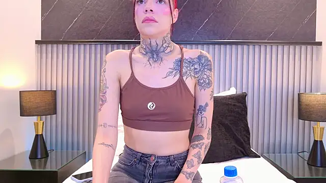 Snapshot of Meganreed_ chatting on May 9, 2026, 10:24 pm Meganreed online show from May 9, 2026, 10:24 pm
