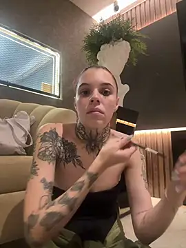 Snapshot of Meganreed_ chatting on May 26, 2026, 9:24 pm Meganreed online show from May 26, 2026, 9:24 pm
