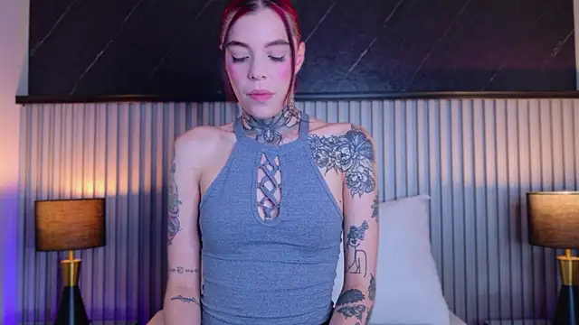 Snapshot of Meganreed_ chatting on May 27, 2026, 10:17 pm Meganreed online show from May 27, 2026, 10:17 pm
