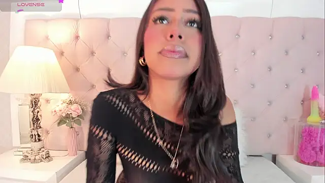 Snapshot of CaterinaRomano chatting on November 12, 2025, 1:48 pm CaterinaRomano online show from November 12, 2025, 1:48 pm