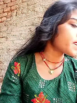 Snapshot of Yatiksha_Beby chatting on April 2, 2026, 3:35 am Yatiksha Beby online show from April 2, 2026, 3:35 am