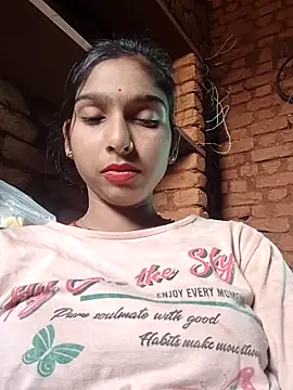 Snapshot of Yatiksha_Beby chatting on October 20, 2025, 8:37 am Yatiksha Beby online show from October 20, 2025, 8:37 am