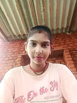 Snapshot of Yatiksha_Beby chatting on September 21, 2025, 12:32 pm Yatiksha Beby online show from September 21, 2025, 12:32 pm