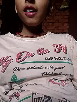 Snapshot of Yatiksha_Beby chatting on November 19, 2025, 7:30 am Yatiksha Beby online show from November 19, 2025, 7:30 am