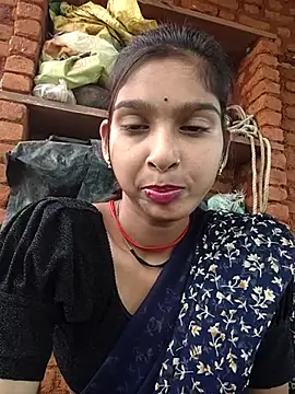 Snapshot of Yatiksha_Beby chatting on October 31, 2025, 6:32 am Yatiksha Beby online show from October 31, 2025, 6:32 am