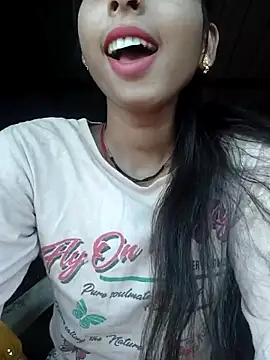 Snapshot of Yatiksha_Beby chatting on November 4, 2025, 7:12 am Yatiksha Beby online show from November 4, 2025, 7:12 am