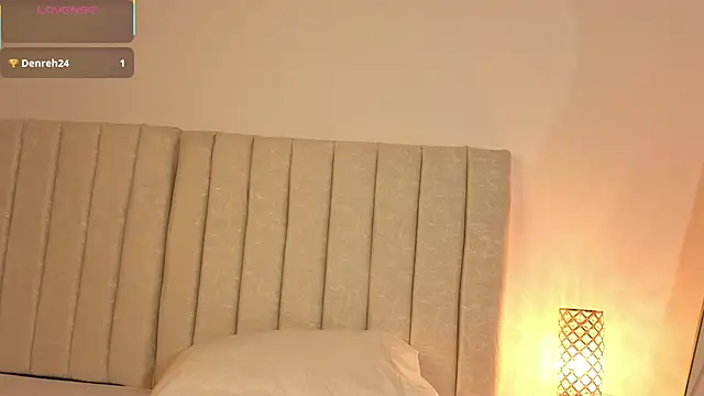 Snapshot of Paulaboterom chatting on December 3, 2025, 8:52 pm Paulaboterom online show from December 3, 2025, 8:52 pm