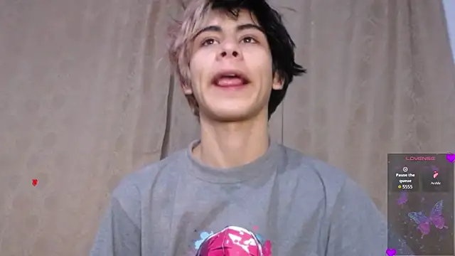 DaraKat18 online show from April 26, 2026, 10:07 pm