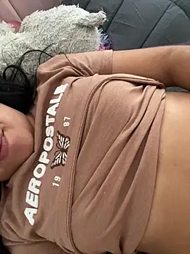 Alaia33200 online show from March 12, 2026, 8:46 pm