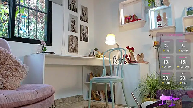 Snapshot of mrs_edha chatting on November 5, 2025, 12:30 pm mrs edha online show from November 5, 2025, 12:30 pm