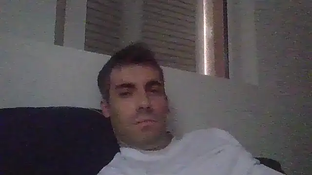 JulioIsHere4you online show from November 8, 2025, 9:02 am