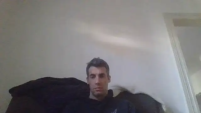 Snapshot of JulioIsHere4you chatting on March 19, 2026, 8:25 am JulioIsHere4you online show from March 19, 2026, 8:25 am