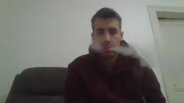 Snapshot of JulioIsHere4you chatting on February 17, 2026, 10:51 pm JulioIsHere4you online show from February 17, 2026, 10:51 pm
