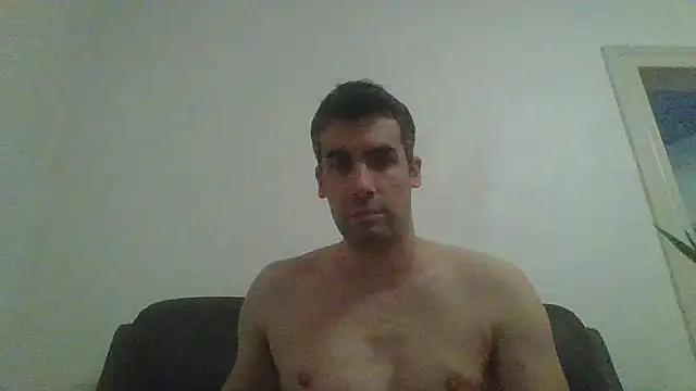 JulioIsHere4you online show from November 14, 2025, 11:14 am