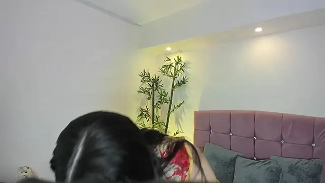 Snapshot of Bella_Sumers chatting on July 16, 2026, 3:20 pm Bella Sumers online show from July 16, 2026, 3:20 pm