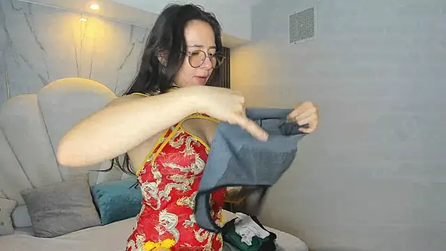 Snapshot of Bella_Sumers chatting on June 30, 2026, 3:34 pm Bella Sumers online show from June 30, 2026, 3:34 pm