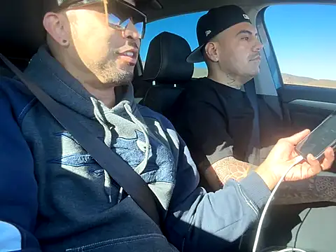 Snapshot of RiverTM chatting on October 10, 2025, 10:43 pm RiverTM online show from October 10, 2025, 10:43 pm