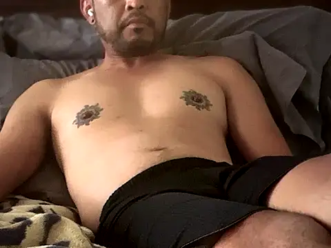 Snapshot of RiverTM chatting on September 28, 2025, 9:44 pm RiverTM online show from September 28, 2025, 9:44 pm