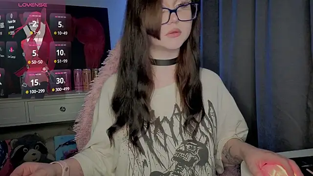 hornyprincess19 online show from June 3, 2026, 4:44 pm