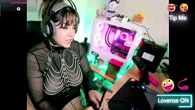 Snapshot of PinkDenial chatting on November 25, 2025, 1:17 am PinkDenial online show from November 25, 2025, 1:17 am