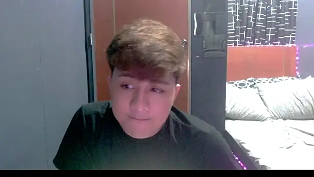 Snapshot of KentAivan chatting on February 4, 2026, 7:42 pm KentAivan online show from February 4, 2026, 7:42 pm