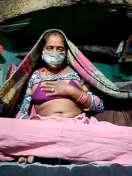 CUTE-004 online show from November 15, 2025, 4:22 pm