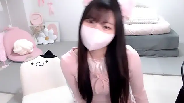 moka-neko online show from November 19, 2025, 5:13 pm