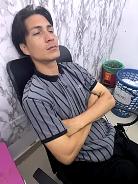 StevenHumps online show from October 17, 2025, 4:16 am