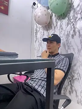 StevenHumps online show from October 7, 2025, 5:19 am